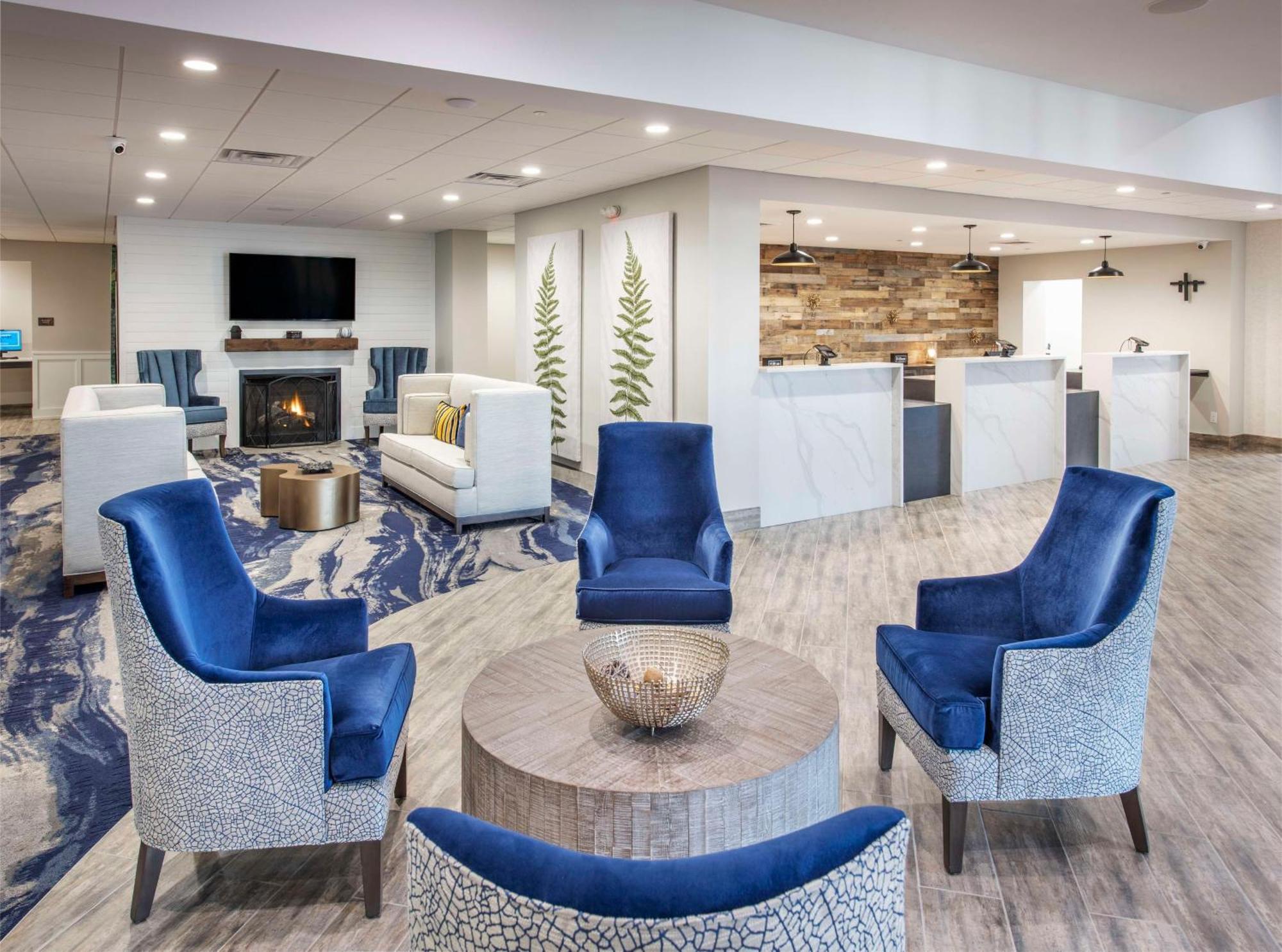 ホテル Doubletree By Hilton Monroe Township Cranbury Rossmoor エクステリア 写真